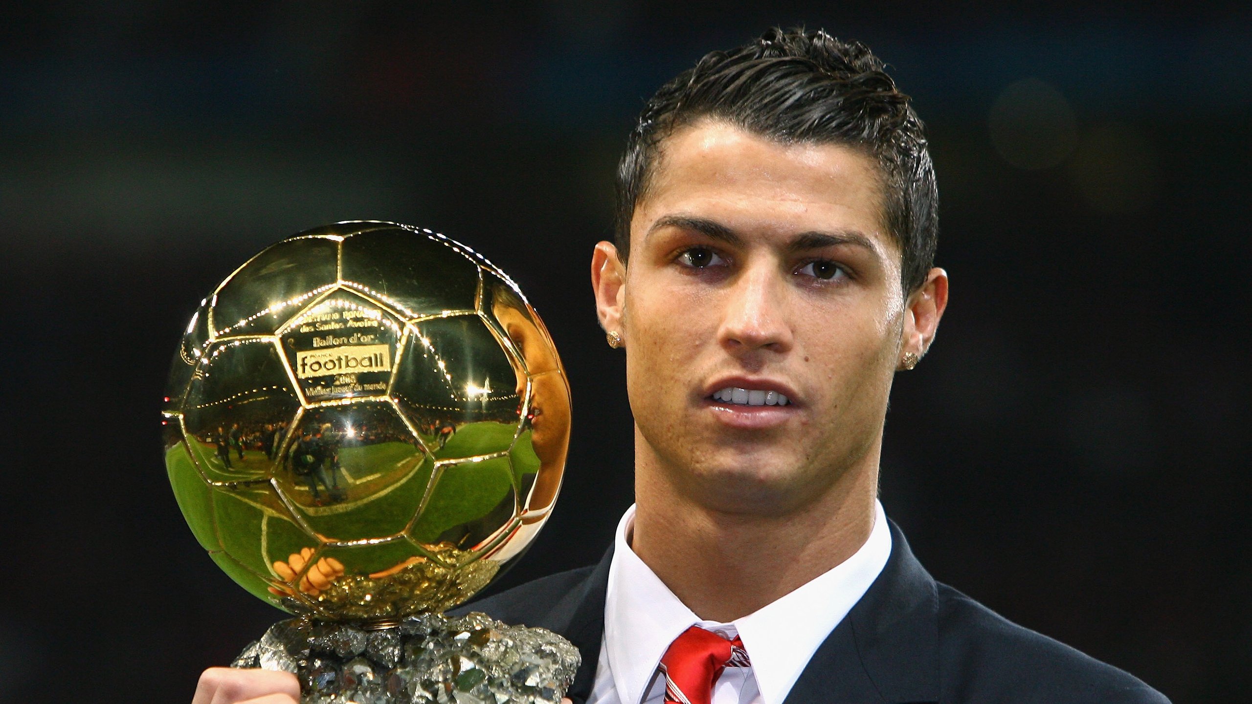 开云体育世界杯-当欧冠决赛般的硝烟散尽，曼联抢七斩落奥地利背后的足球文明兴衰