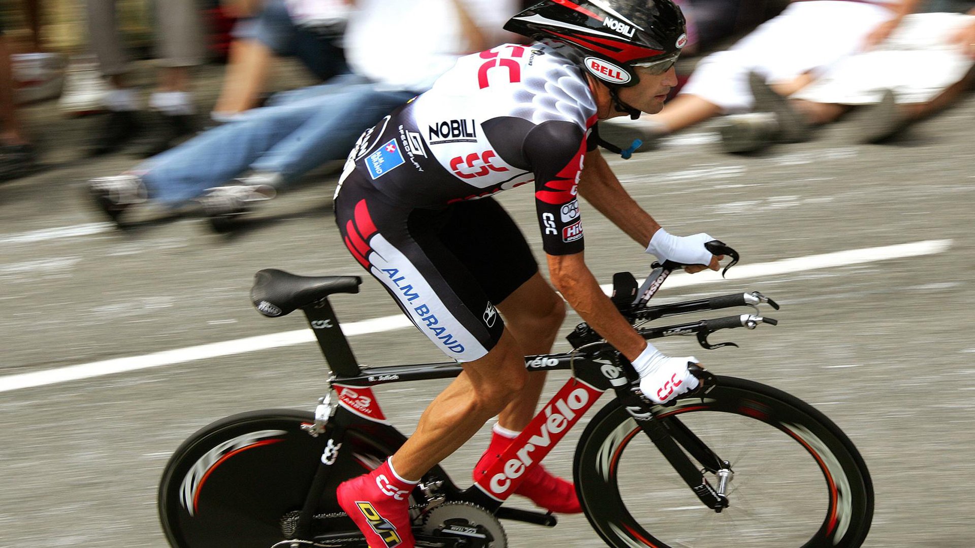 英超争冠之夜，杰伦格林连续得分拉开差距，当足球与篮球在凌晨三点共振